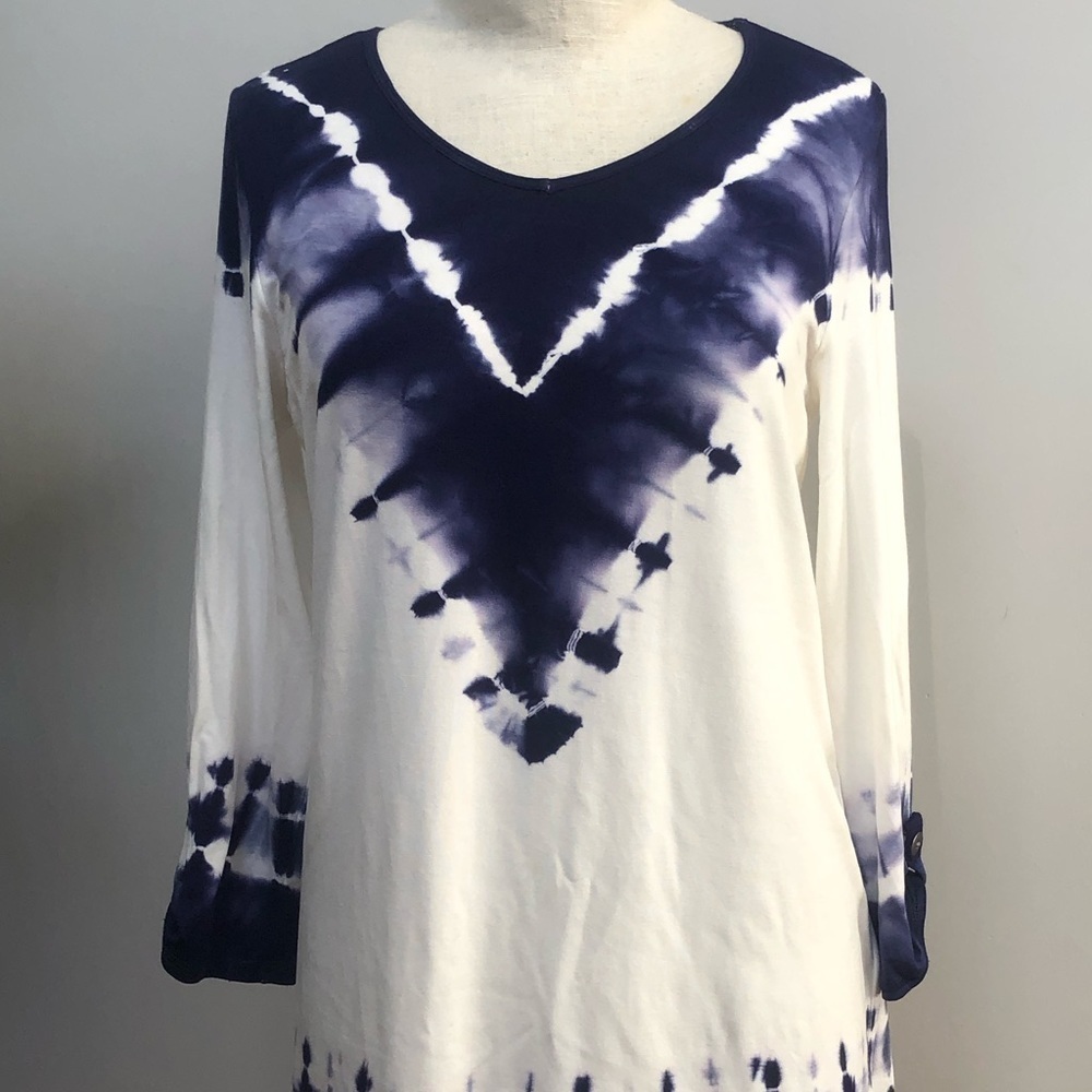 𝅺ZENERGY By Chico’s size 0‎ or Small long or 3/4 sleeve shirt top Tee
